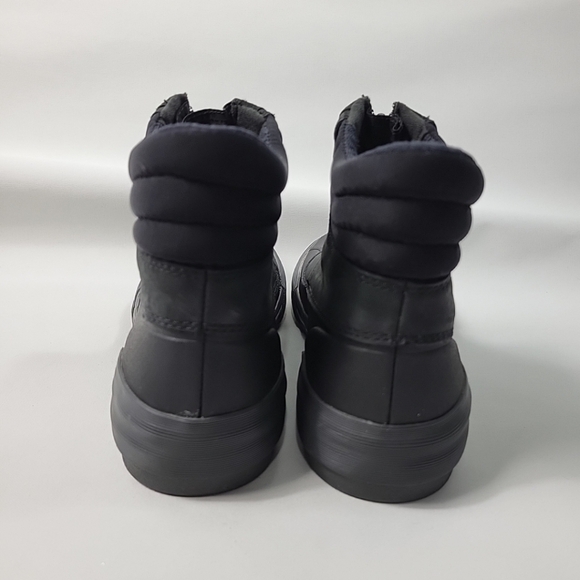 CLARKS Women's 7M Gilby Cherry Black Leather Snow Boot with Front Zipper - Picture 4 of 8